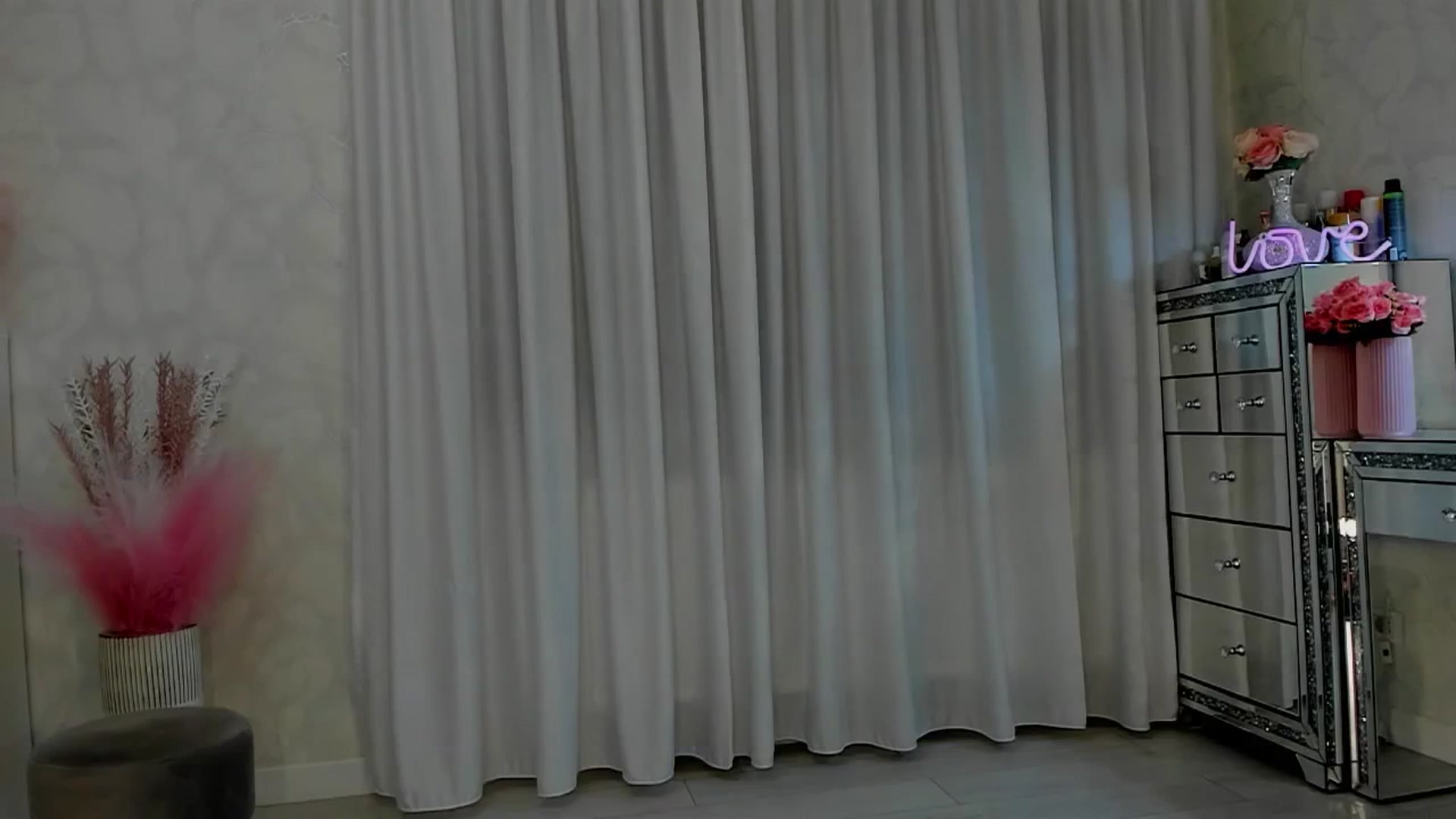 Gallery image thumbnail from MissButterfly's myfreecams stream on, 04/25/2025, 05:13 image 7 of 20