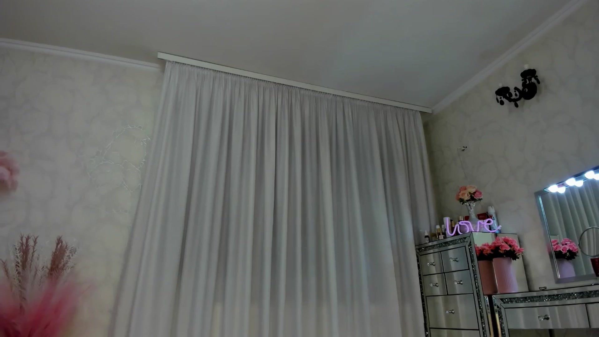 Gallery image thumbnail from MissButterfly's myfreecams stream on, 05/24/2025, 03:55 image 2 of 20