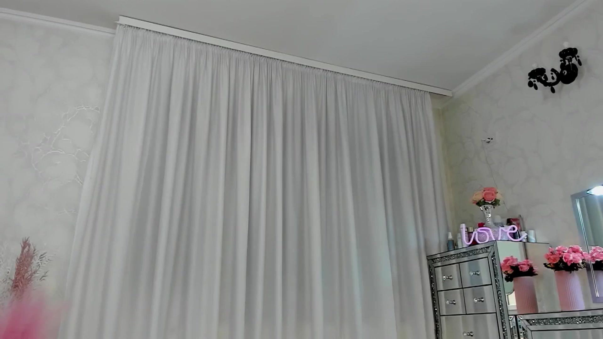 Gallery image thumbnail from MissButterfly's myfreecams stream on, 05/30/2025, 03:02 image 5 of 20