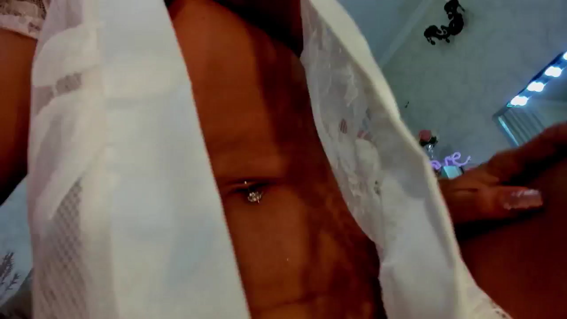 Gallery image thumbnail from MissButterfly's myfreecams stream on, 06/06/2025, 03:08 image 7 of 20