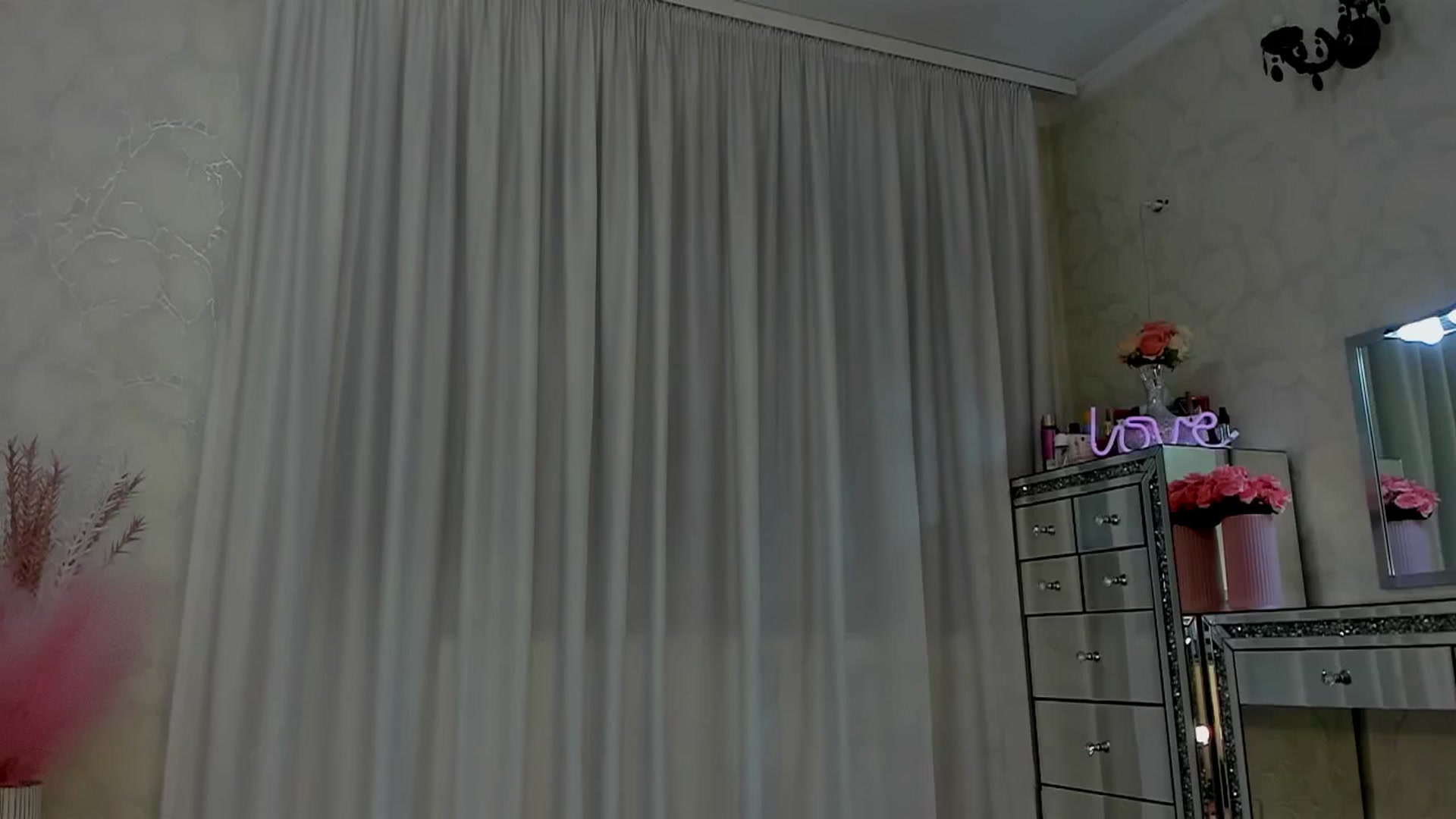Gallery image thumbnail from MissButterfly's myfreecams stream on, 06/13/2025, 24:15 image 15 of 20