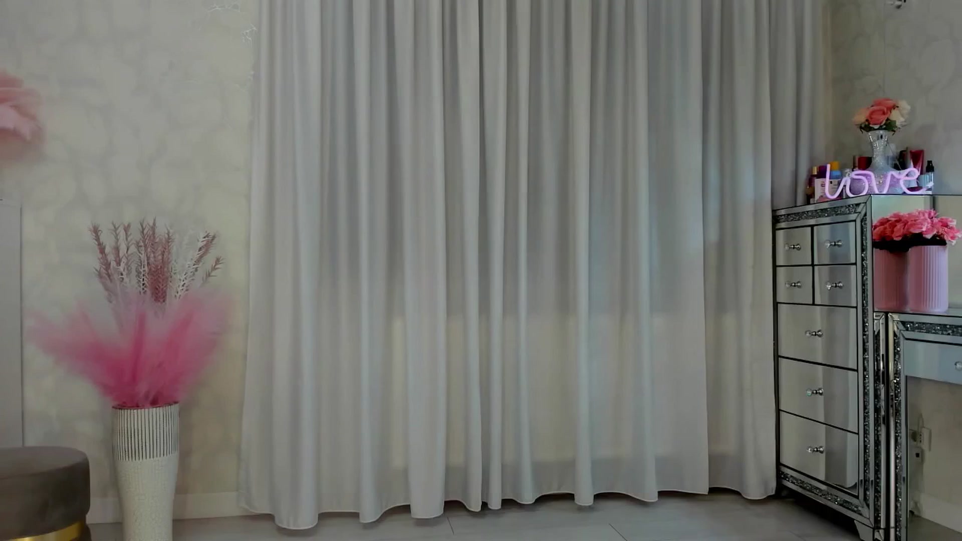 Gallery image thumbnail from MissButterfly's myfreecams stream on, 06/14/2025, 03:00 image 1 of 20