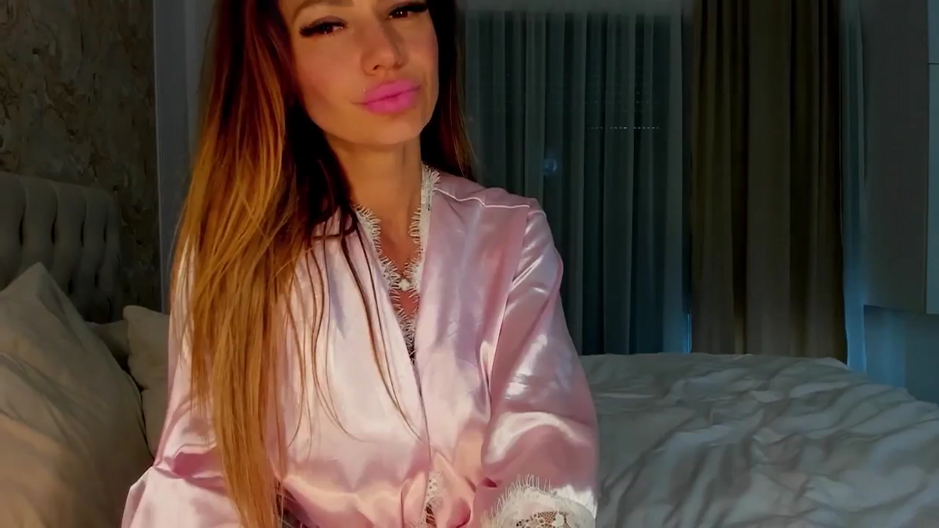 Gallery image thumbnail from MissButterfly's myfreecams stream on, 06/20/2025, 06:21 image 4 of 20