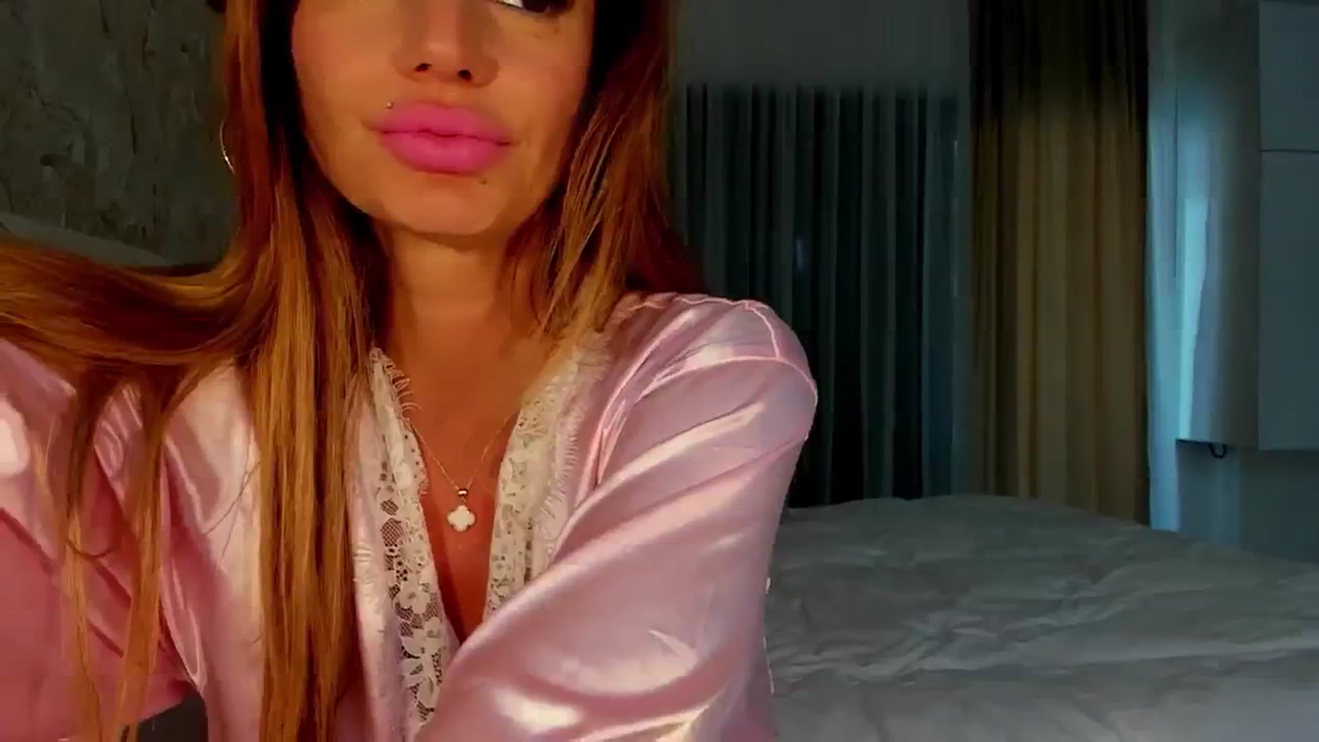 Gallery image thumbnail from MissButterfly's myfreecams stream on, 06/26/2025, 04:23 image 7 of 20