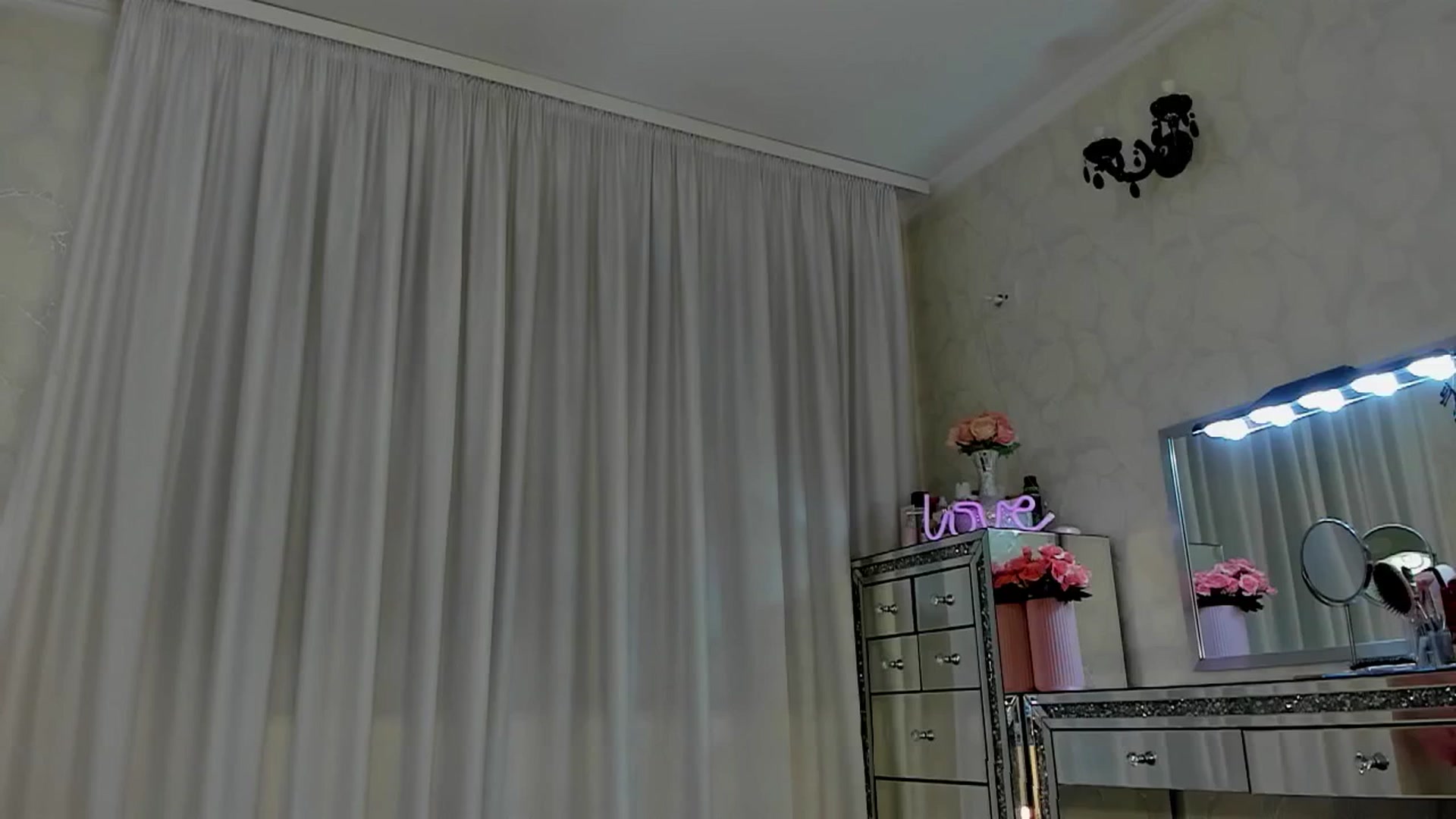 Gallery image thumbnail from MissButterfly's myfreecams stream on, 07/16/2025, 01:20 image 1 of 20