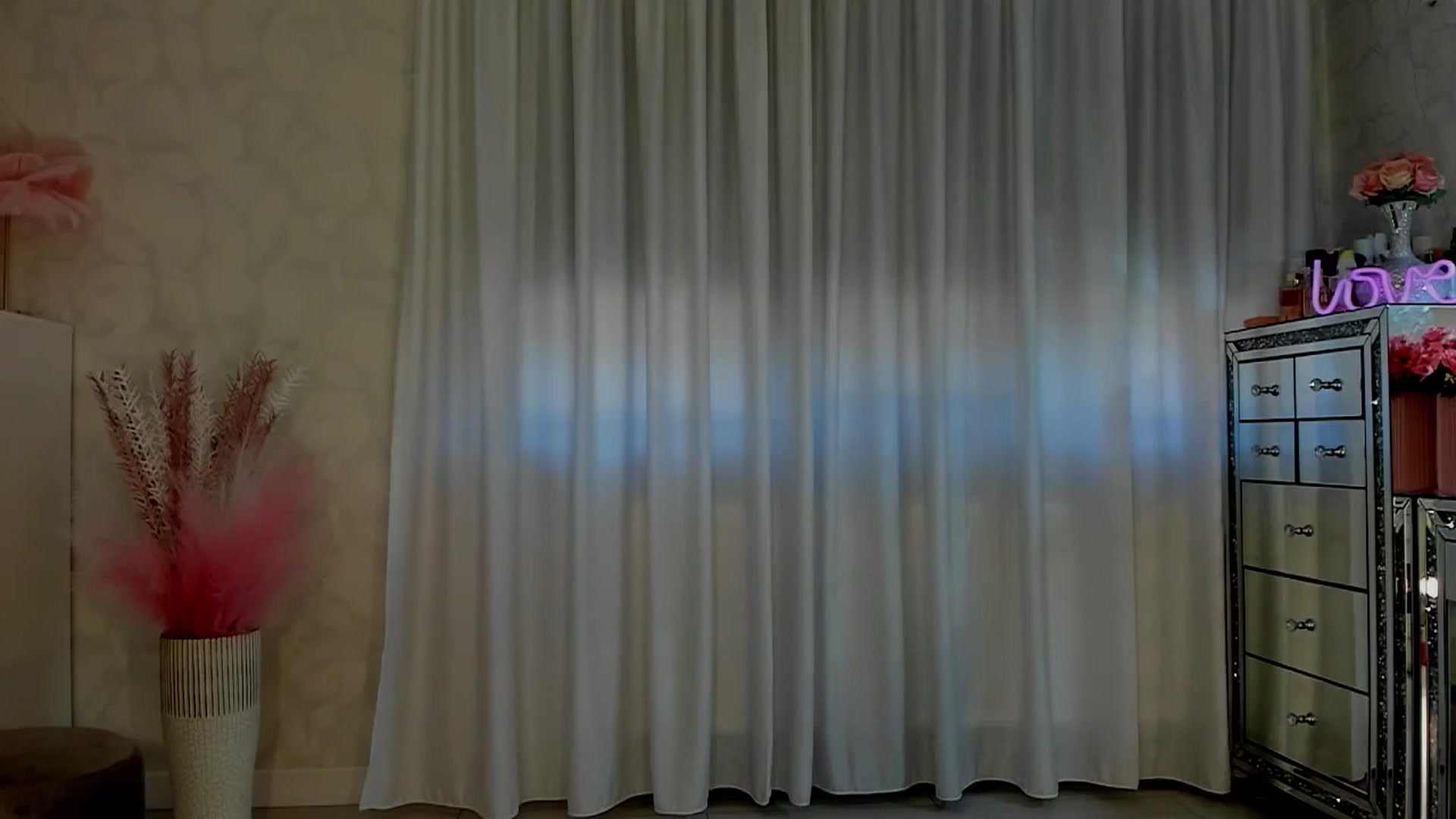 Gallery image thumbnail from MissButterfly's myfreecams stream on, 07/18/2025, 04:44 image 11 of 20