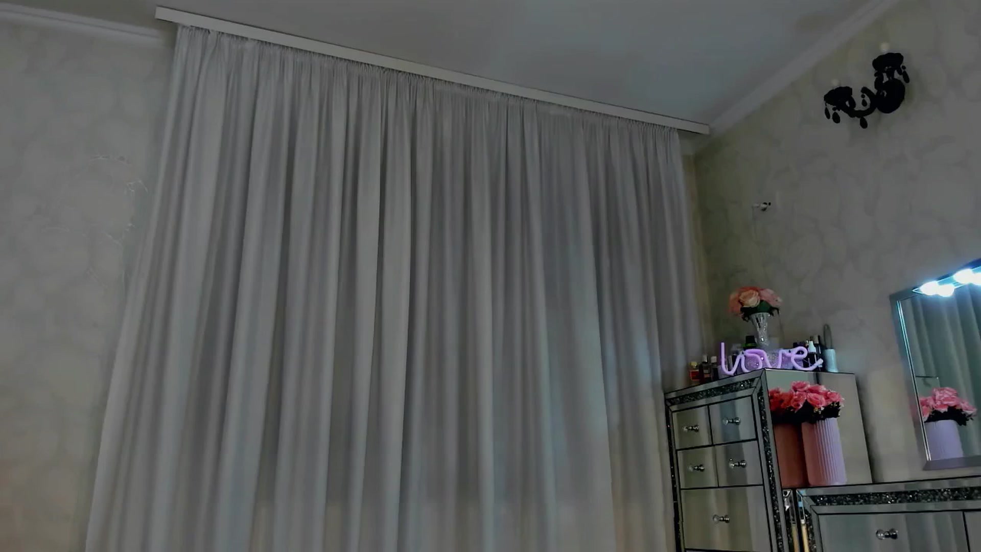 Gallery image thumbnail from MissButterfly's myfreecams stream on, 07/31/2025, 02:46 image 9 of 20