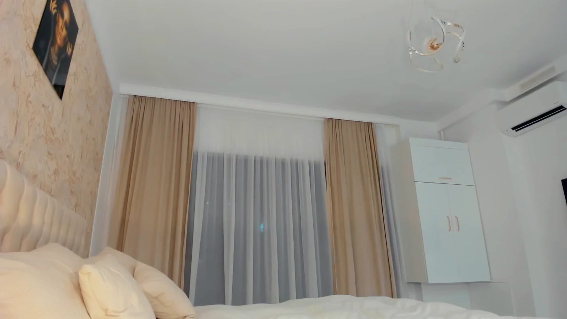 Gallery image thumbnail from MissButterfly's myfreecams stream on, 08/23/2025, 04:05 image 3 of 20