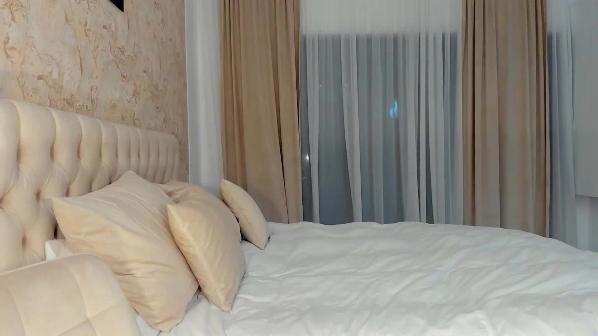 Gallery image thumbnail from MissButterfly's myfreecams stream on, 08/28/2025, 21:49 image 7 of 20