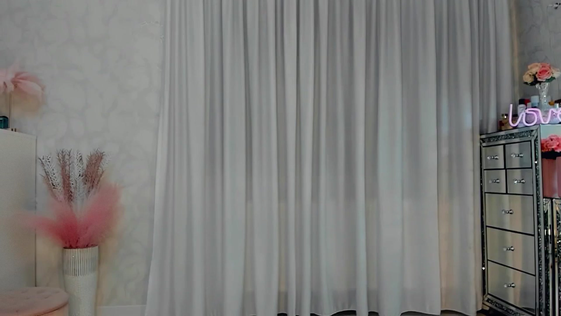 Gallery image thumbnail from MissButterfly's myfreecams stream on, 09/26/2025, 02:33 image 12 of 20