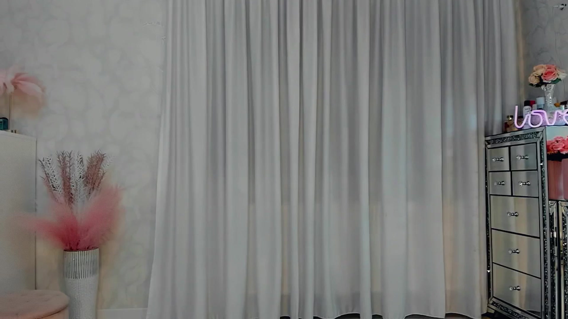 Gallery image thumbnail from MissButterfly's myfreecams stream on, 09/26/2025, 02:33 image 17 of 20