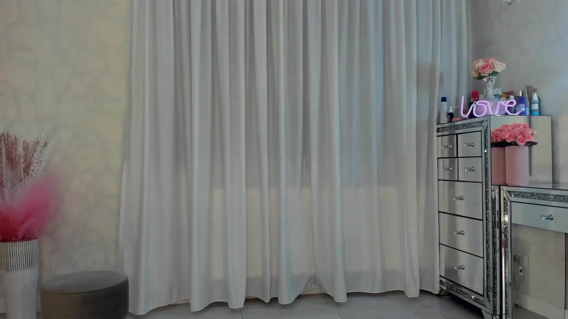 Gallery image thumbnail from MissButterfly's myfreecams stream on, 10/02/2025, 01:45 image 10 of 20