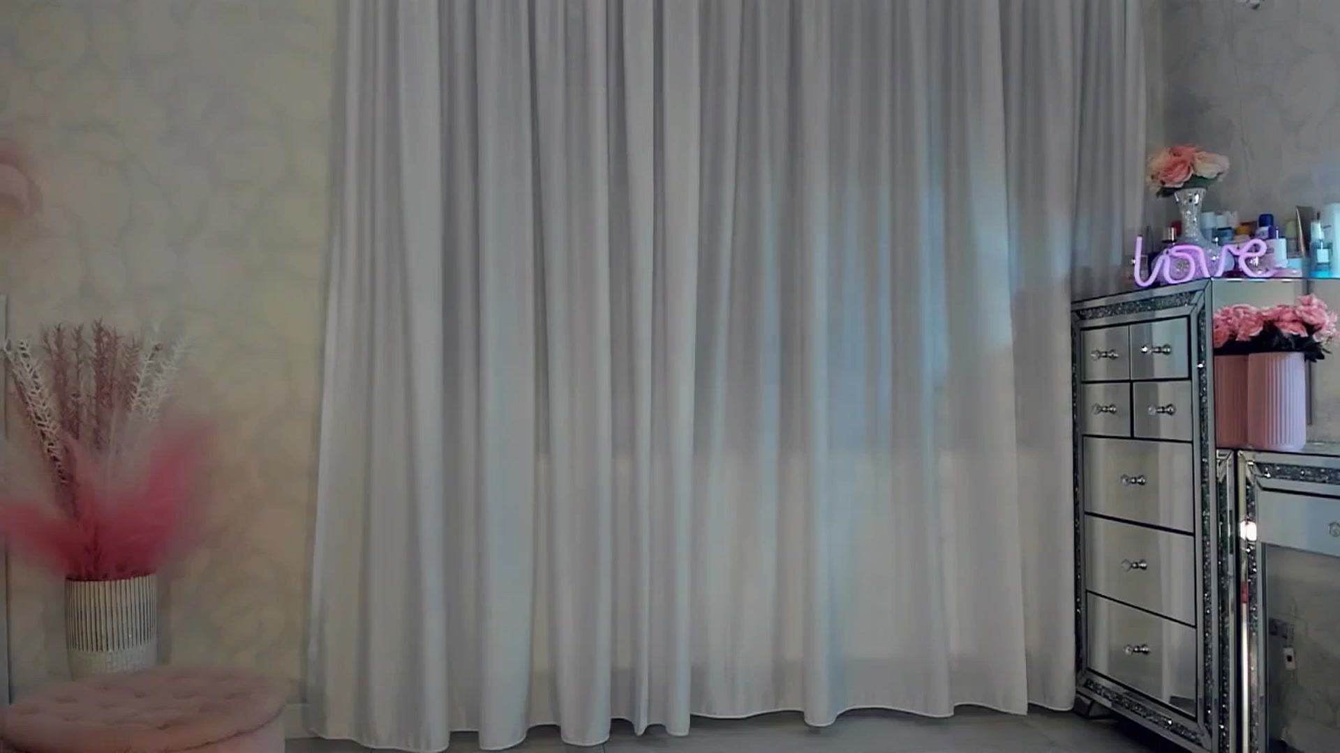 Gallery image thumbnail from MissButterfly's myfreecams stream on, 10/09/2025, 02:37 image 14 of 20