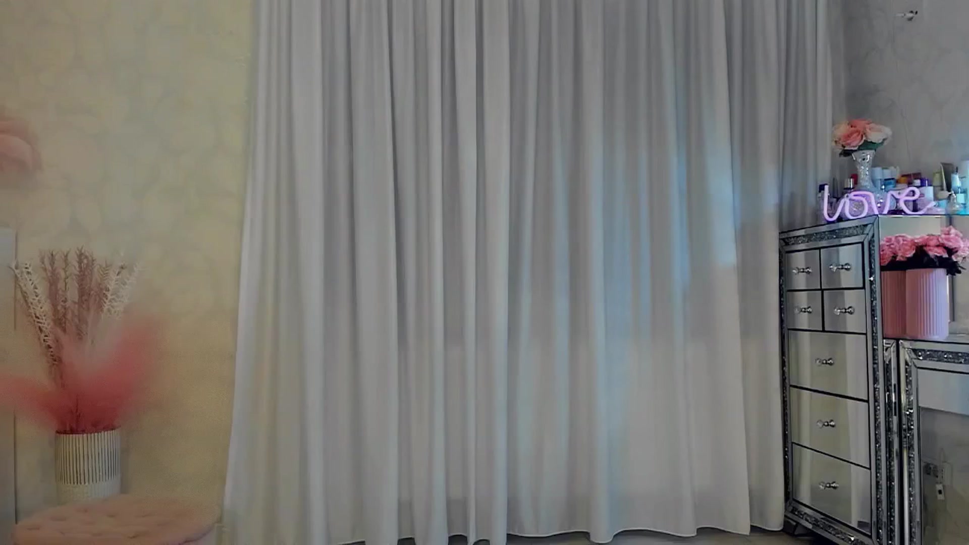 Gallery image thumbnail from MissButterfly's myfreecams stream on, 10/10/2025, 02:53 image 19 of 20