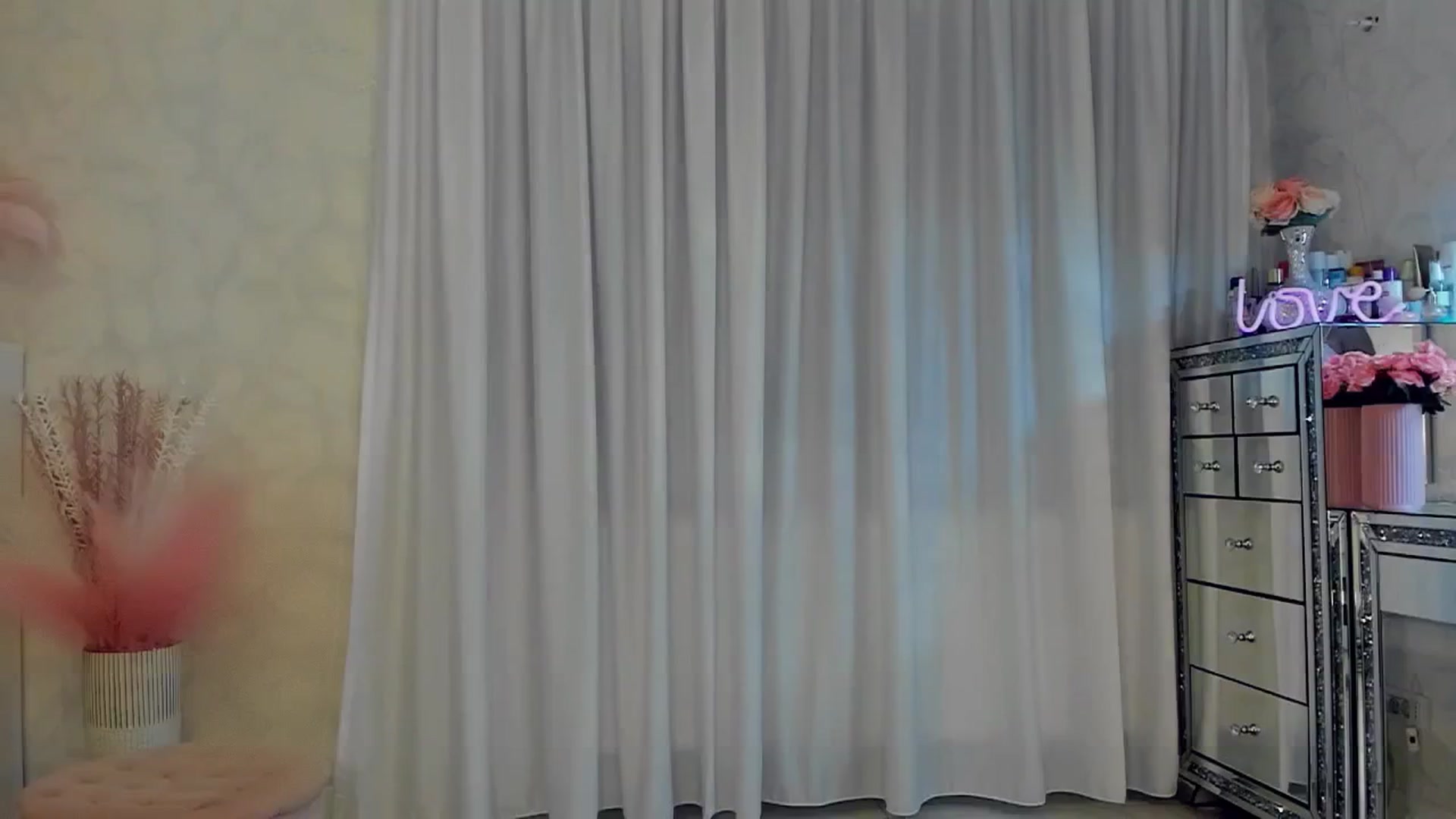 Gallery image thumbnail from MissButterfly's myfreecams stream on, 10/10/2025, 02:53 image 18 of 20