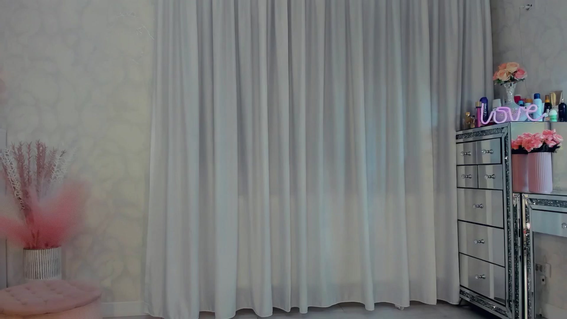 Gallery image thumbnail from MissButterfly's myfreecams stream on, 10/16/2025, 03:18 image 14 of 20