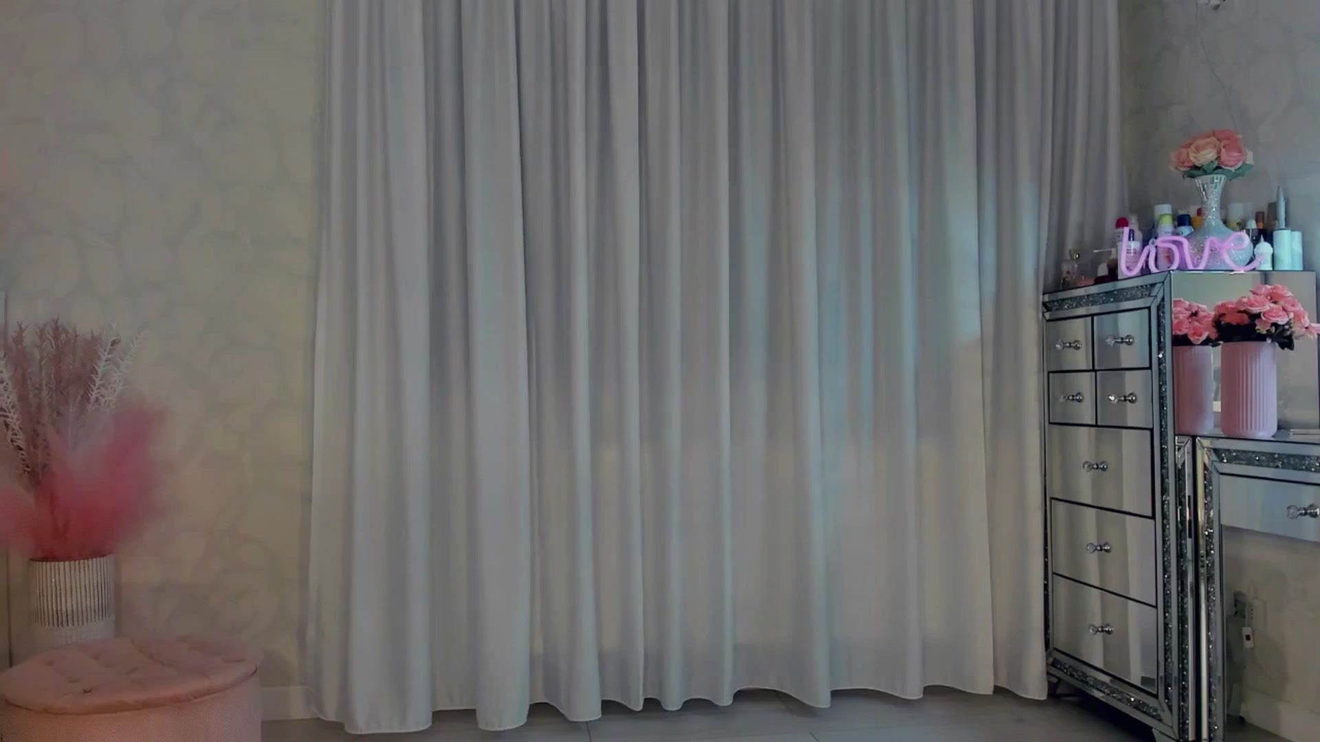 Gallery image thumbnail from MissButterfly's myfreecams stream on, 10/23/2025, 02:24 image 5 of 20