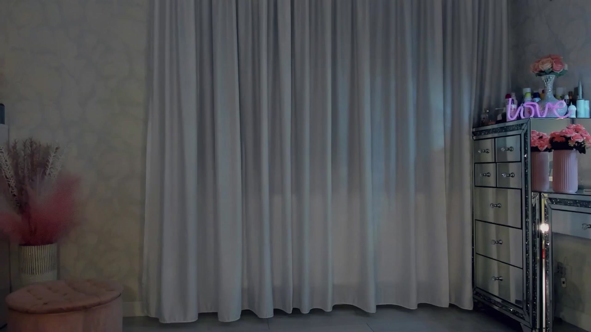 Gallery image thumbnail from MissButterfly's myfreecams stream on, 10/23/2025, 02:24 image 10 of 20