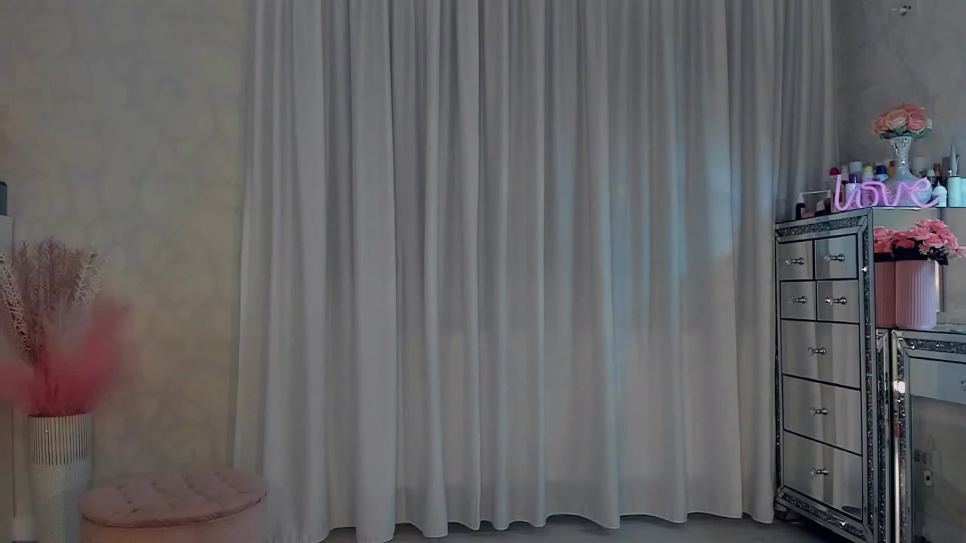 Gallery image thumbnail from MissButterfly's myfreecams stream on, 10/24/2025, 02:11 image 14 of 20