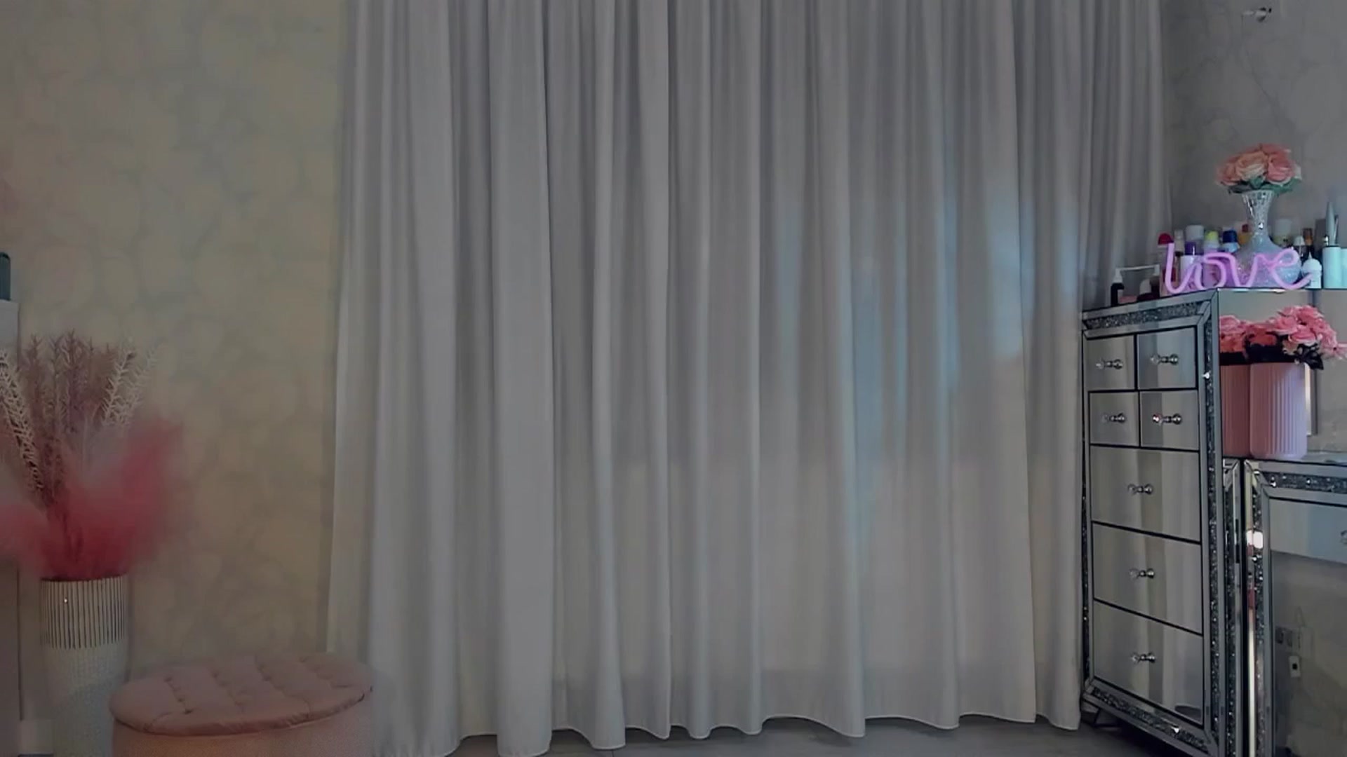 Gallery image thumbnail from MissButterfly's myfreecams stream on, 10/24/2025, 02:11 image 18 of 20