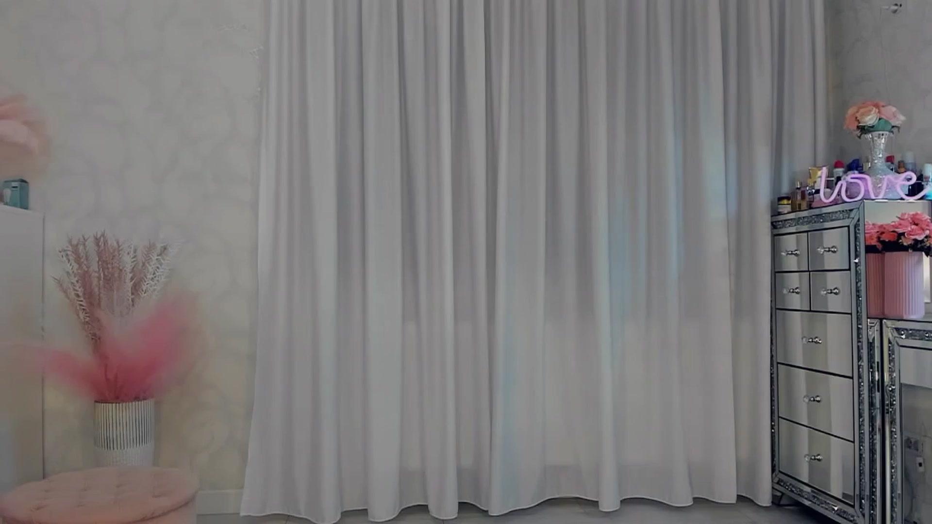 Gallery image thumbnail from MissButterfly's myfreecams stream on, 11/06/2025, 24:02 image 6 of 20