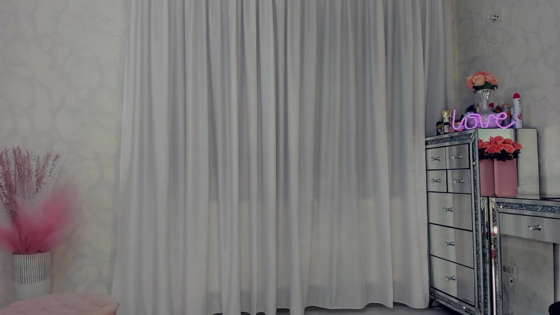 Gallery image thumbnail from MissButterfly's myfreecams stream on, 11/08/2025, 02:23 image 16 of 20