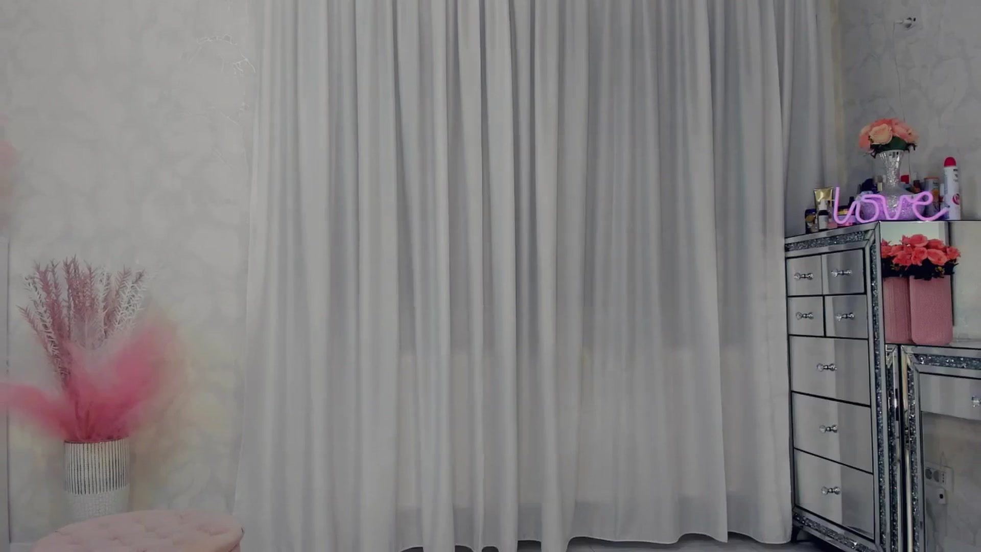 Gallery image thumbnail from MissButterfly's myfreecams stream on, 11/08/2025, 04:29 image 13 of 20