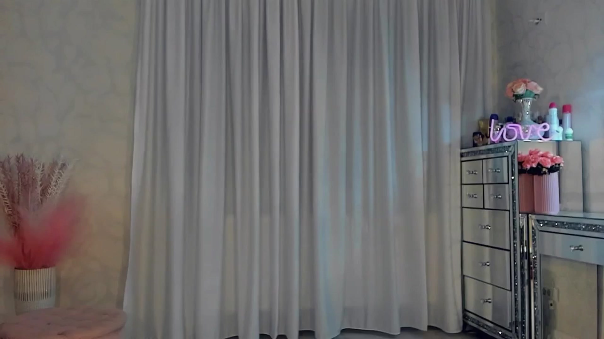 Gallery image thumbnail from MissButterfly's myfreecams stream on, 11/13/2025, 04:40 image 13 of 20