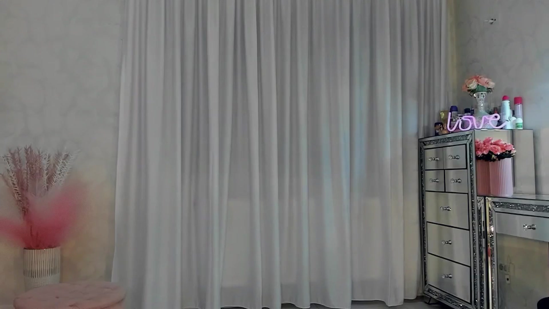 Gallery image thumbnail from MissButterfly's myfreecams stream on, 11/14/2025, 24:02 image 16 of 20