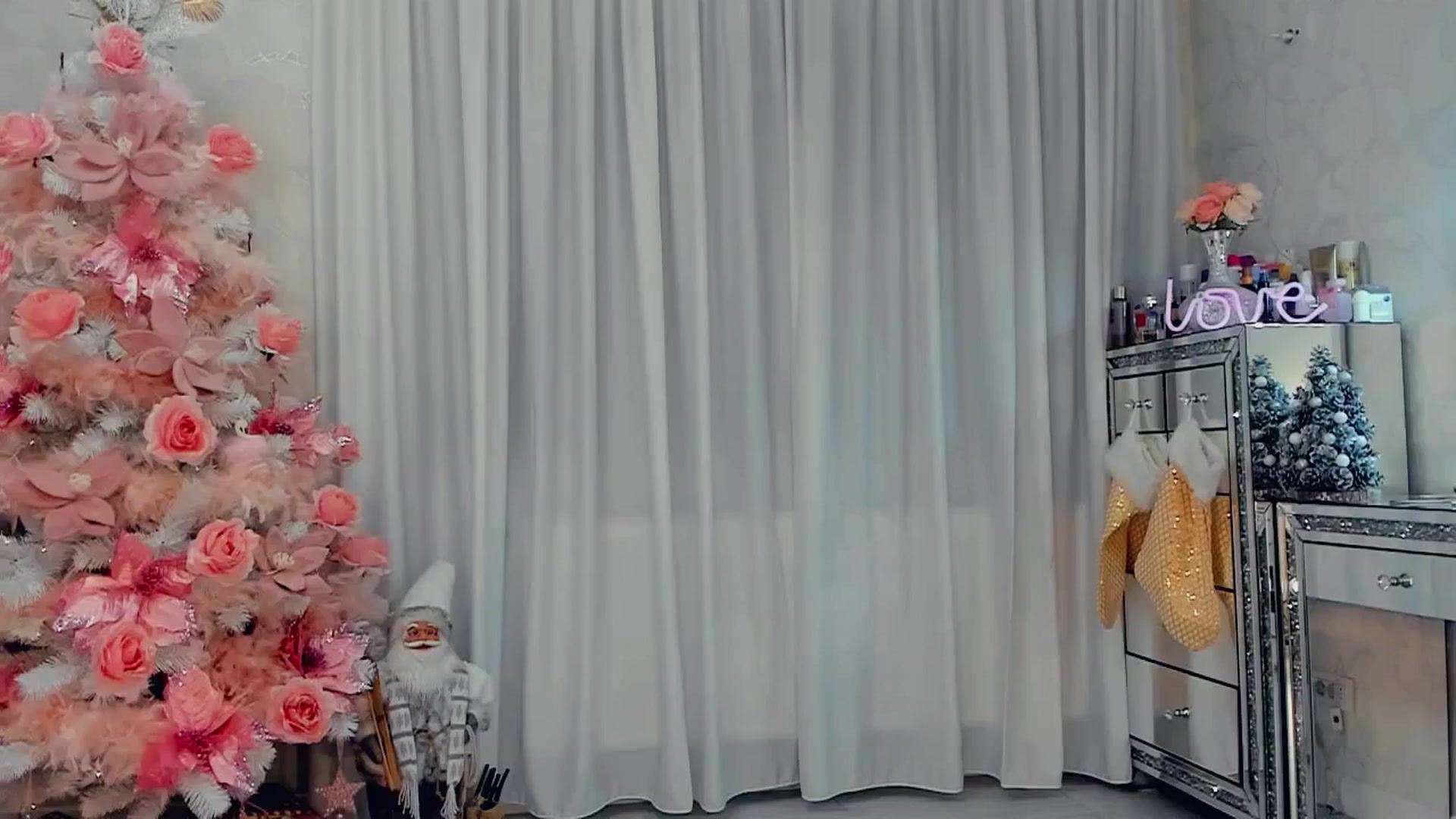 Gallery image thumbnail from MissButterfly's myfreecams stream on, 12/13/2025, 04:35 image 13 of 20