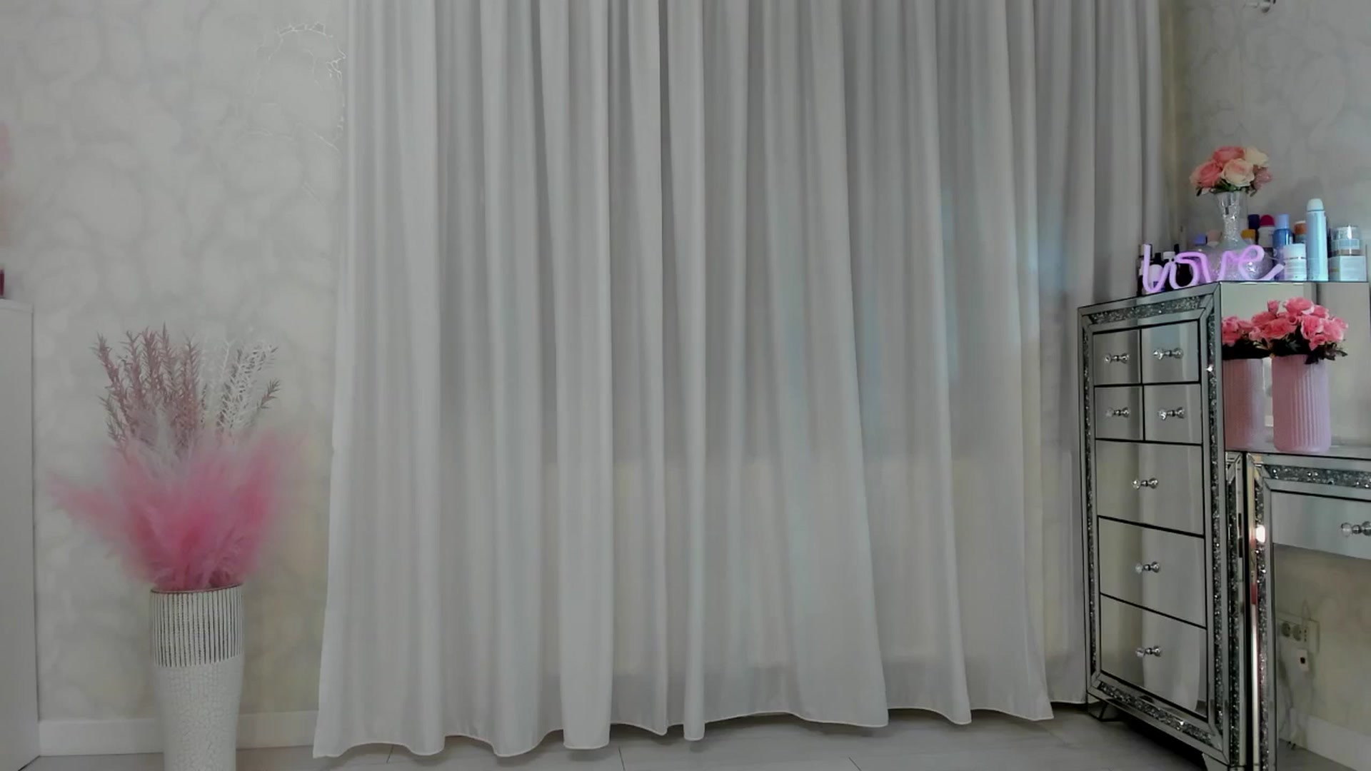 Gallery image thumbnail from MissButterfly's myfreecams stream on, 01/10/2026, 04:31 image 16 of 20