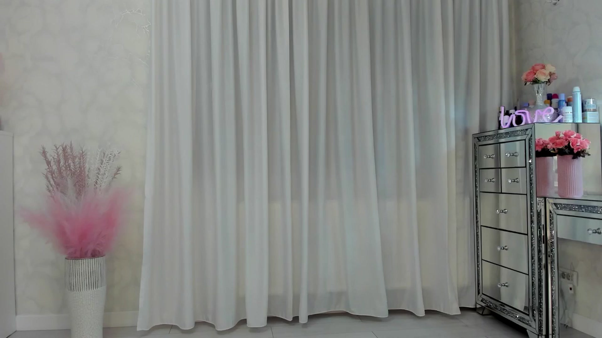 Gallery image thumbnail from MissButterfly's myfreecams stream on, 01/10/2026, 04:31 image 8 of 20
