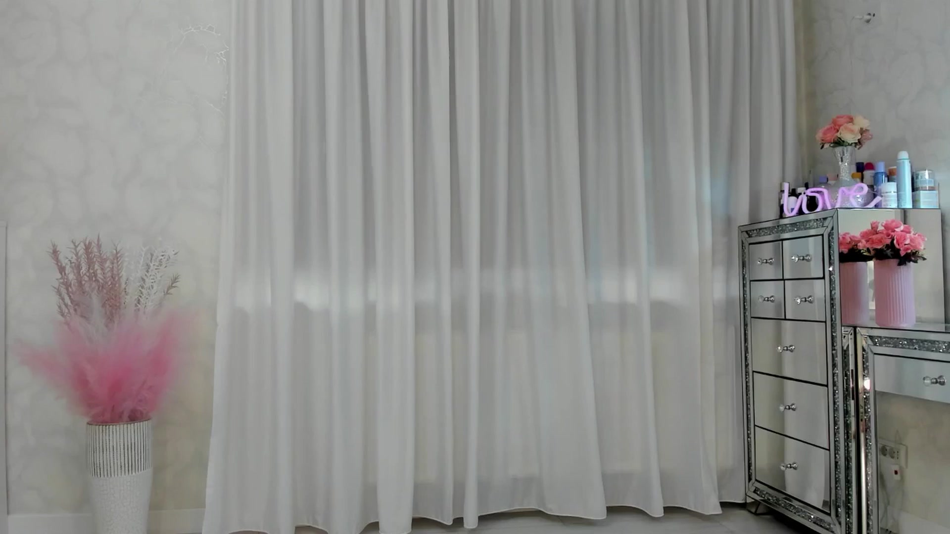 Gallery image thumbnail from MissButterfly's myfreecams stream on, 01/10/2026, 07:55 image 18 of 20