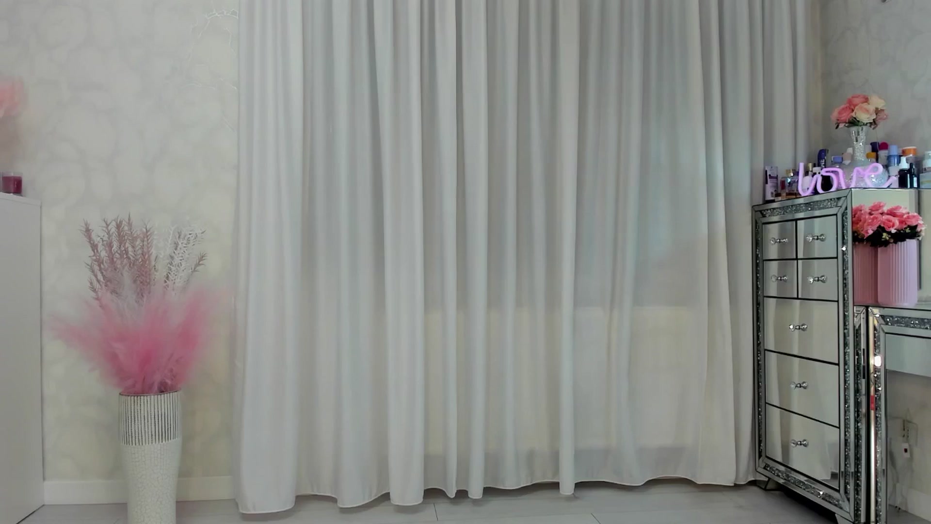 Gallery image thumbnail from MissButterfly's myfreecams stream on, 01/16/2026, 24:01 image 1 of 20