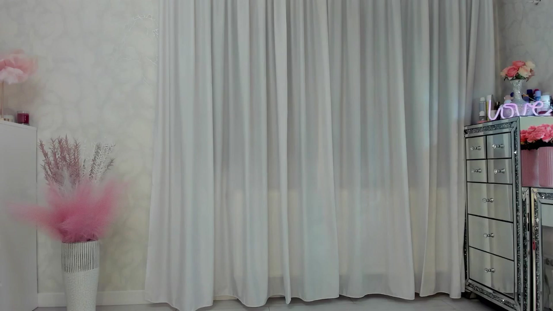 Gallery image thumbnail from MissButterfly's myfreecams stream on, 01/22/2026, 24:39 image 12 of 20