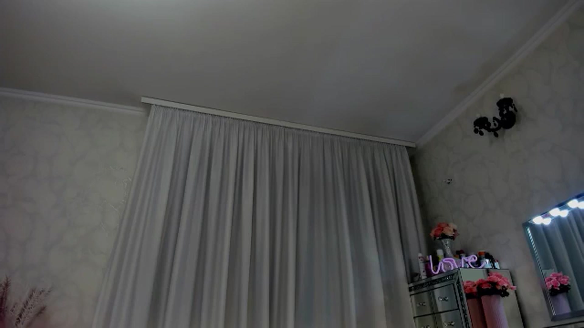 Gallery image thumbnail from MissButterfly's myfreecams stream on, 02/05/2026, 24:01 image 16 of 20