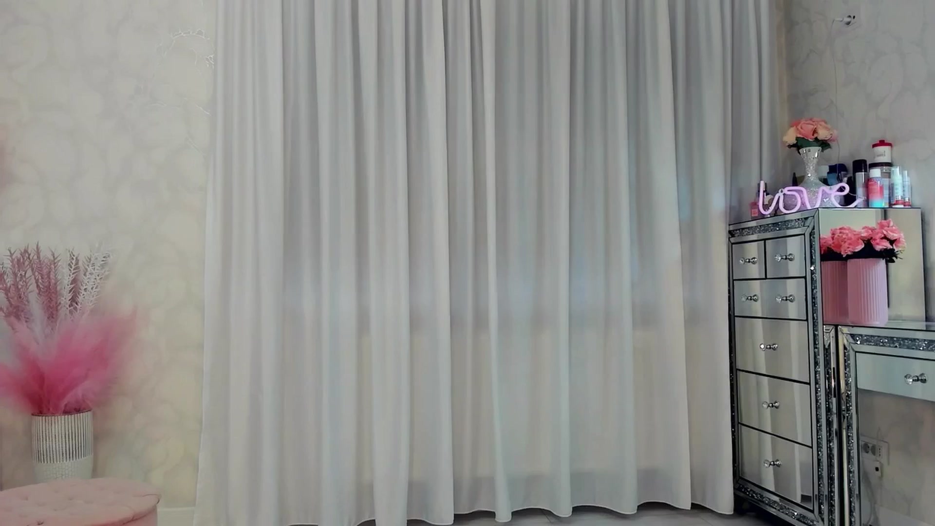 Gallery image thumbnail from MissButterfly's myfreecams stream on, 03/14/2026, 06:04 image 16 of 20