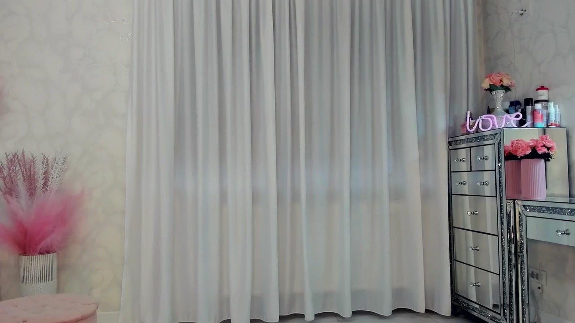 Gallery image thumbnail from MissButterfly's myfreecams stream on, 03/14/2026, 06:04 image 17 of 20