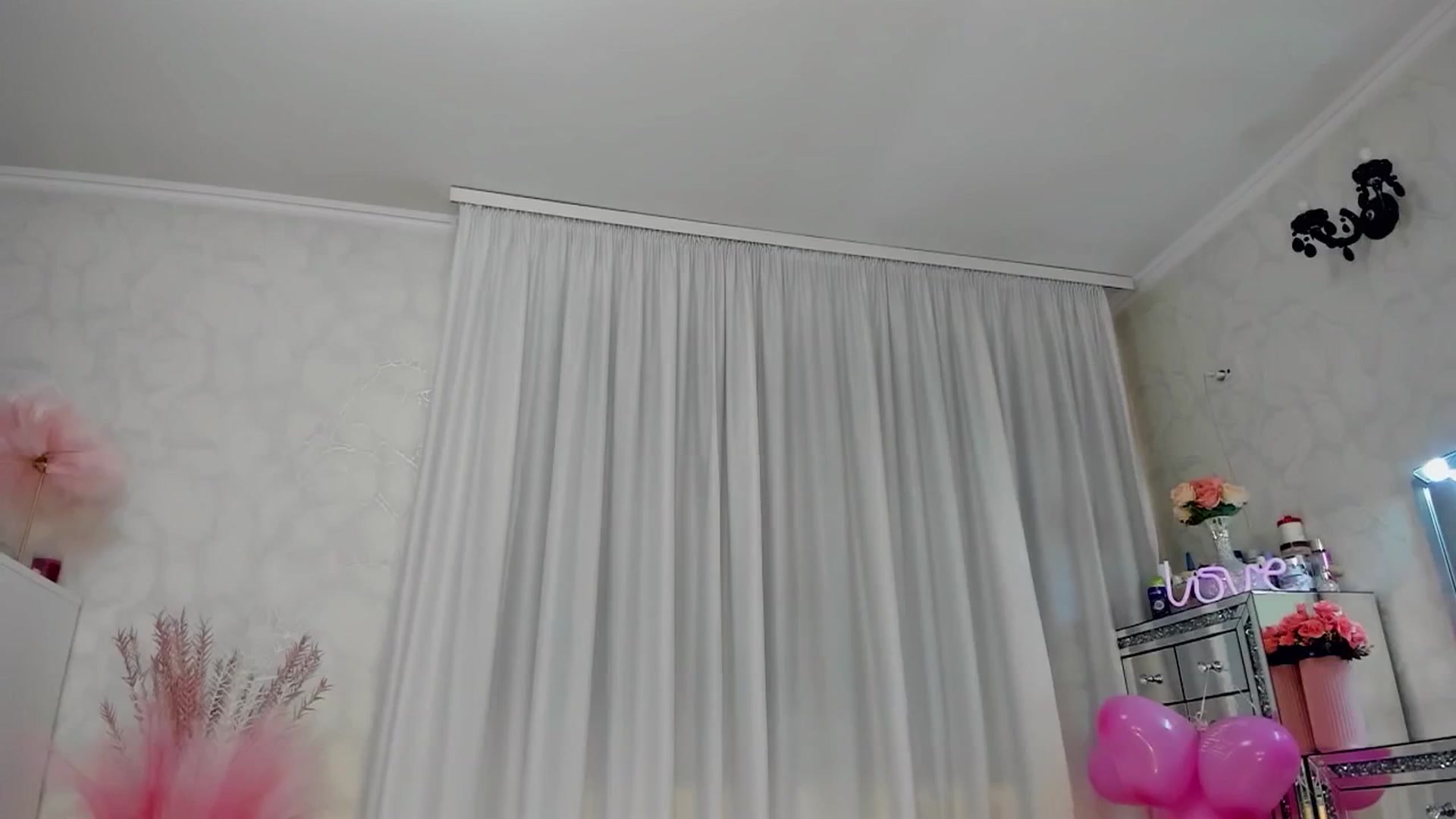 Gallery image thumbnail from MissButterfly's myfreecams stream on, 04/11/2026, 24:03 image 1 of 20