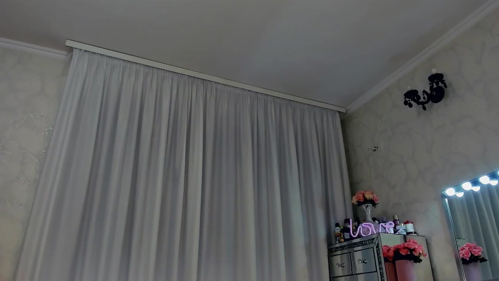 Gallery image thumbnail from MissButterfly's myfreecams stream on, 04/30/2026, 07:30 image 10 of 20