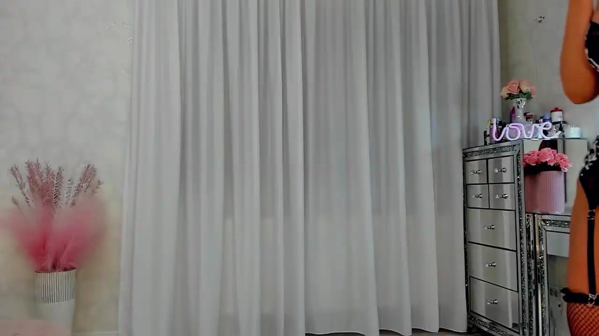 Gallery image thumbnail from MissButterfly's myfreecams stream on, 05/08/2026, 01:41 image 14 of 20
