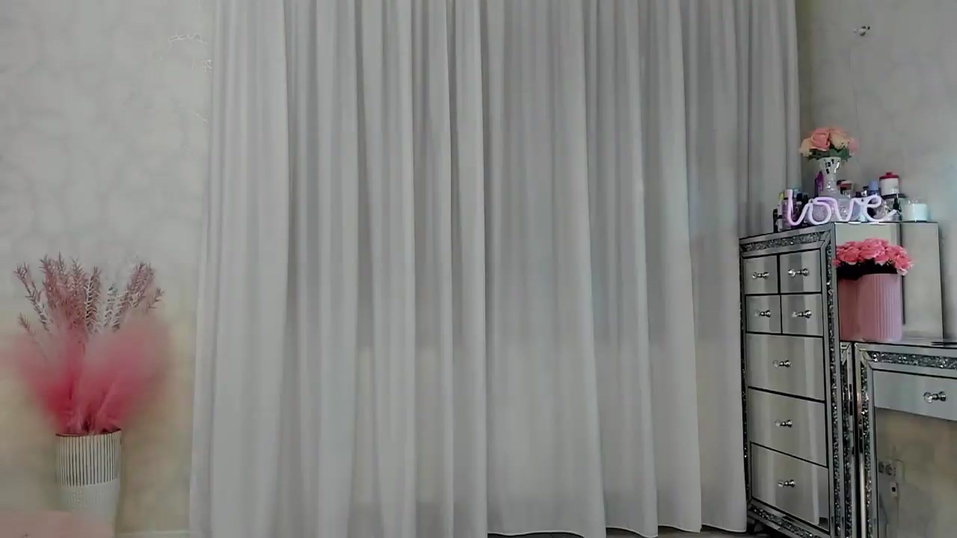 Gallery image thumbnail from MissButterfly's myfreecams stream on, 05/08/2026, 01:41 image 12 of 20
