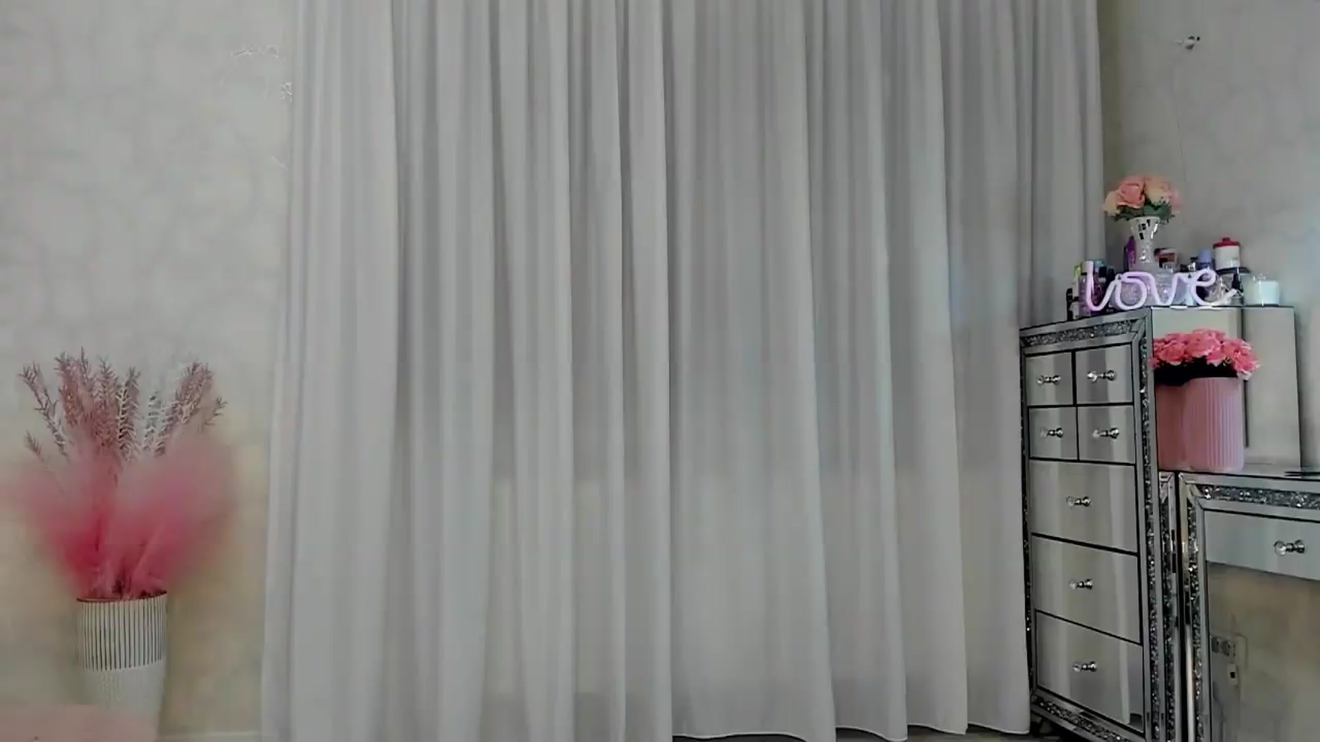 Gallery image thumbnail from MissButterfly's myfreecams stream on, 05/08/2026, 01:41 image 11 of 20