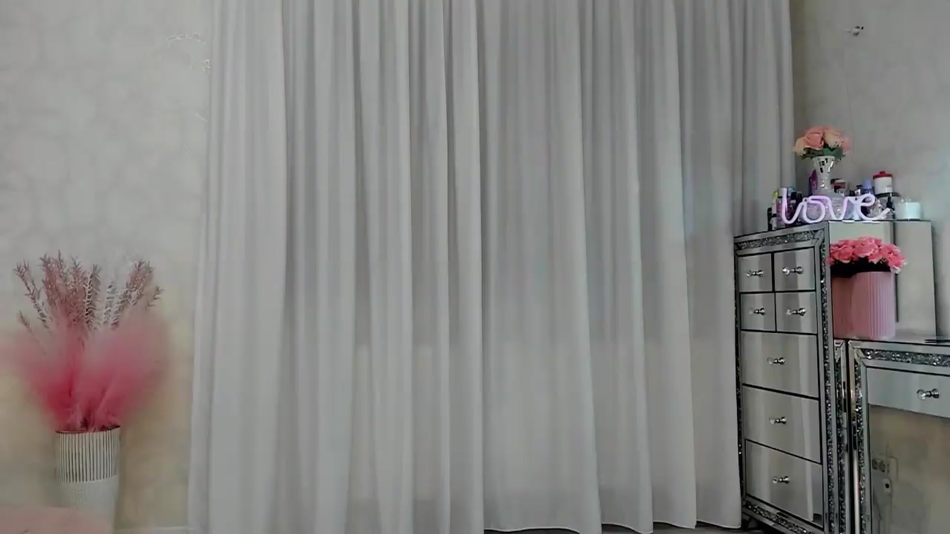 Gallery image thumbnail from MissButterfly's myfreecams stream on, 05/08/2026, 01:41 image 13 of 20