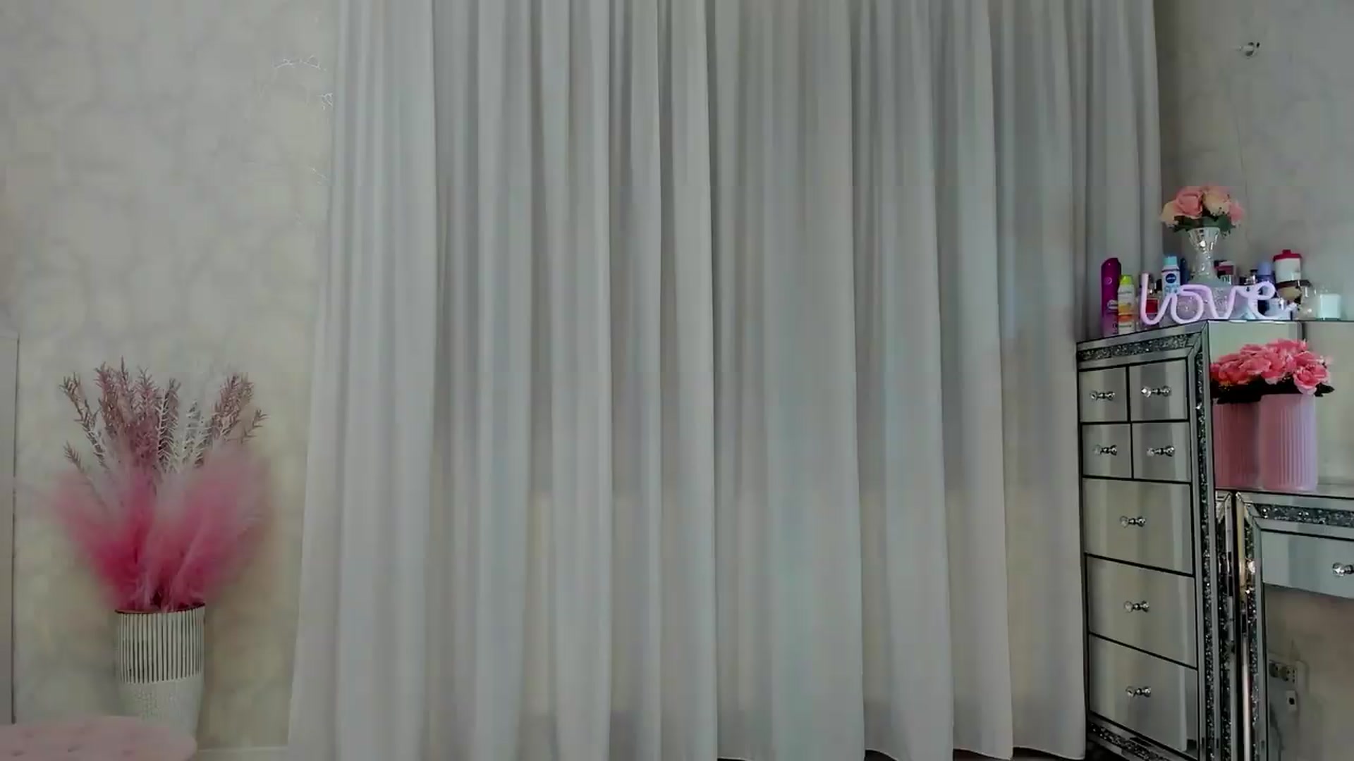 Gallery image thumbnail from MissButterfly's myfreecams stream on, 05/09/2026, 03:41 image 15 of 20