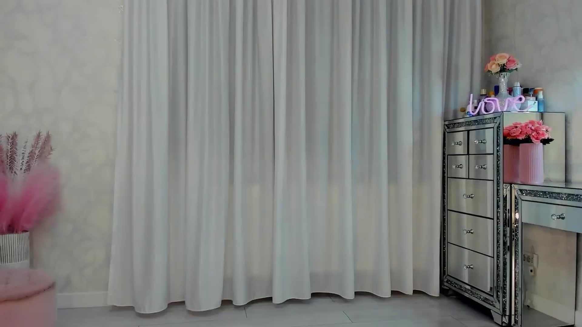 Gallery image thumbnail from MissButterfly's myfreecams stream on, 06/12/2026, 02:09 image 11 of 20