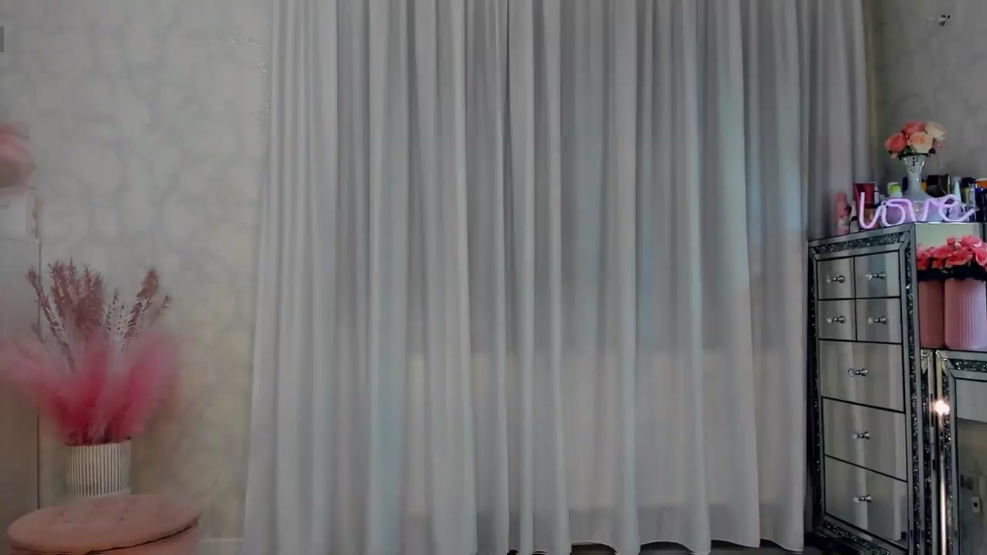 Gallery image thumbnail from MissButterfly's myfreecams stream on, 06/19/2026, 21:17 image 11 of 20
