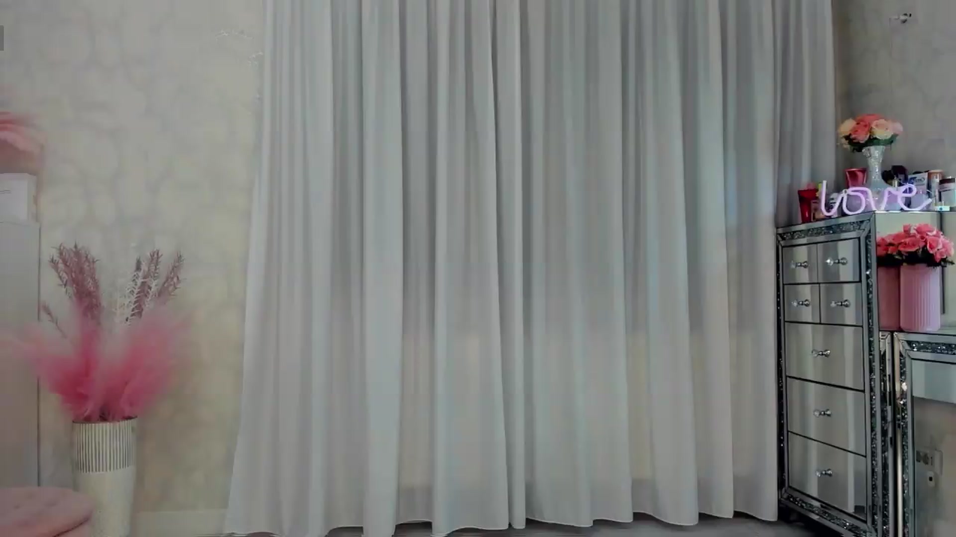 Gallery image thumbnail from MissButterfly's myfreecams stream on, 06/26/2026, 23:58 image 5 of 20