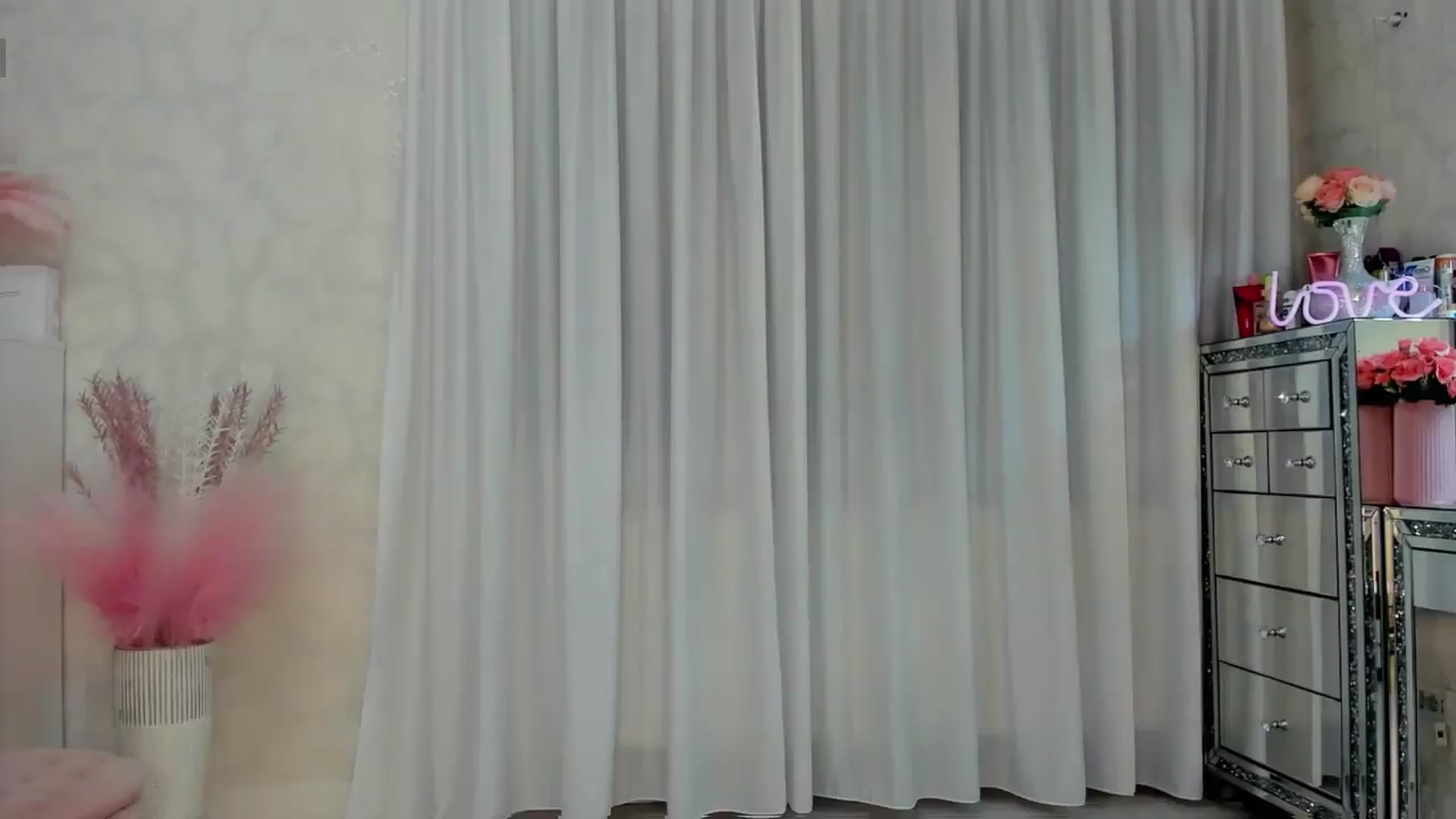 Gallery image thumbnail from MissButterfly's myfreecams stream on, 06/27/2026, 03:32 image 15 of 20