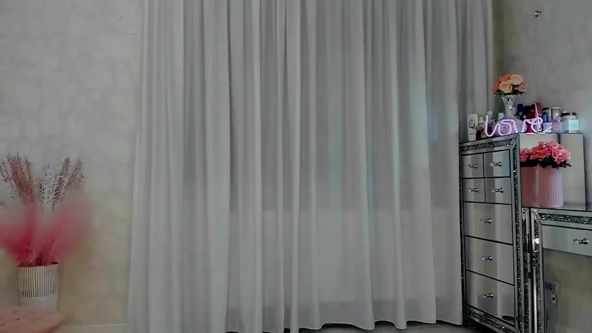 Gallery image thumbnail from MissButterfly's myfreecams stream on, 07/16/2026, 03:55 image 1 of 20